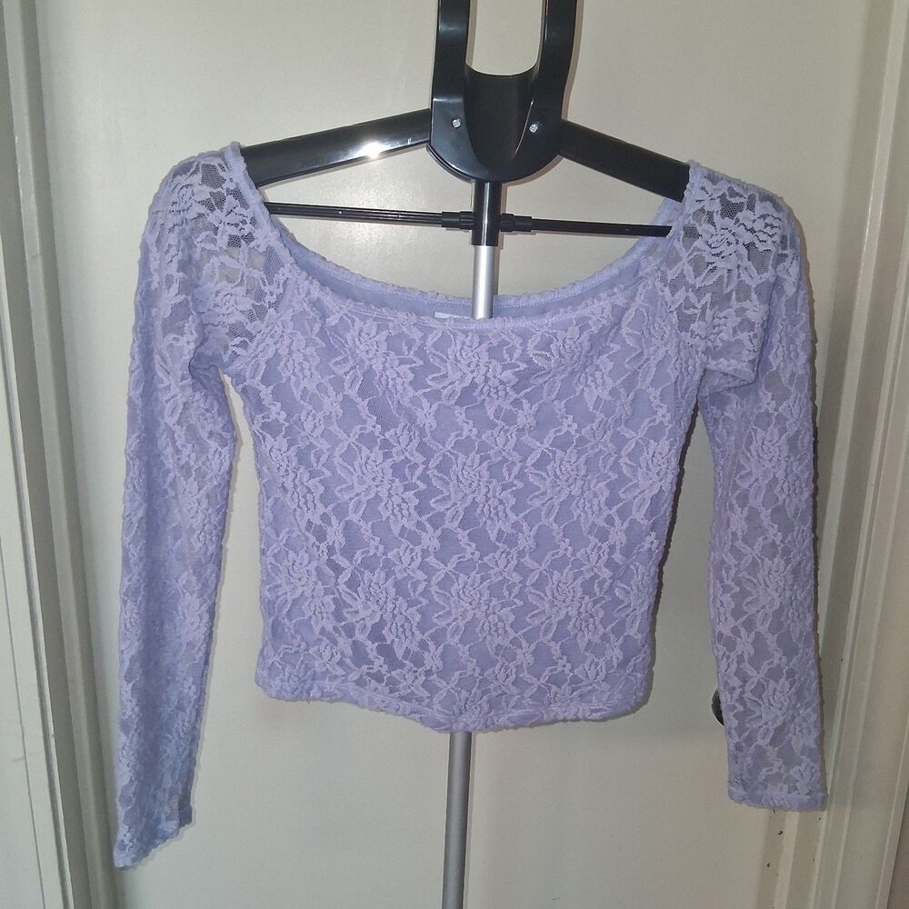 Urban Outfitters Kimchi Blue Sweetheart Lavender Lace Long Sleeve Crop Top M